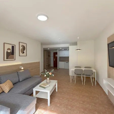 Spacious Garden View With Pool * Salou